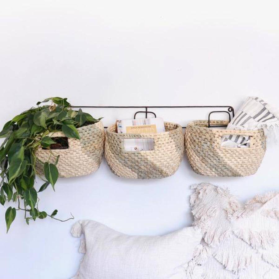 Metal Wall Hanging Rack w/ 3 Seagrass Baskets
