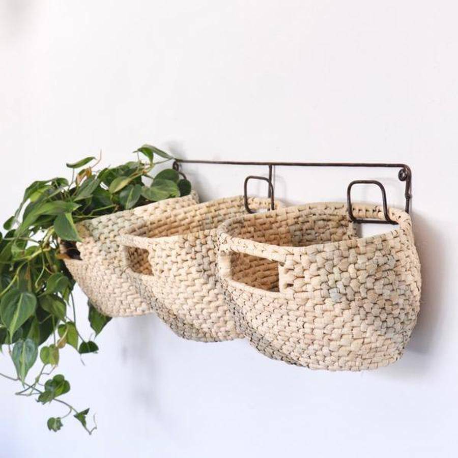 Metal Wall Hanging Rack w/ 3 Seagrass Baskets