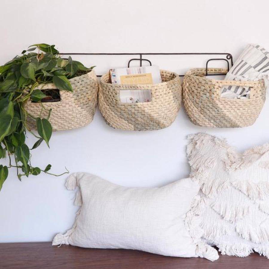 Metal Wall Hanging Rack w/ 3 Seagrass Baskets