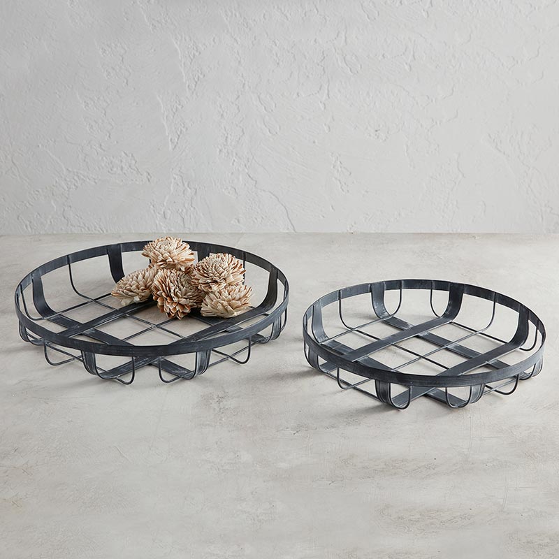 Round Metal Trays