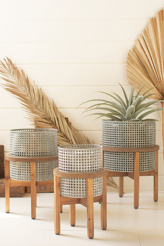 Woven Metal Planter & Stand