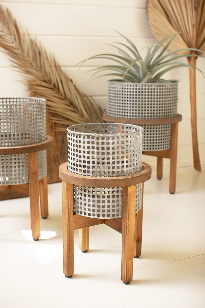 Woven Metal Planter & Stand