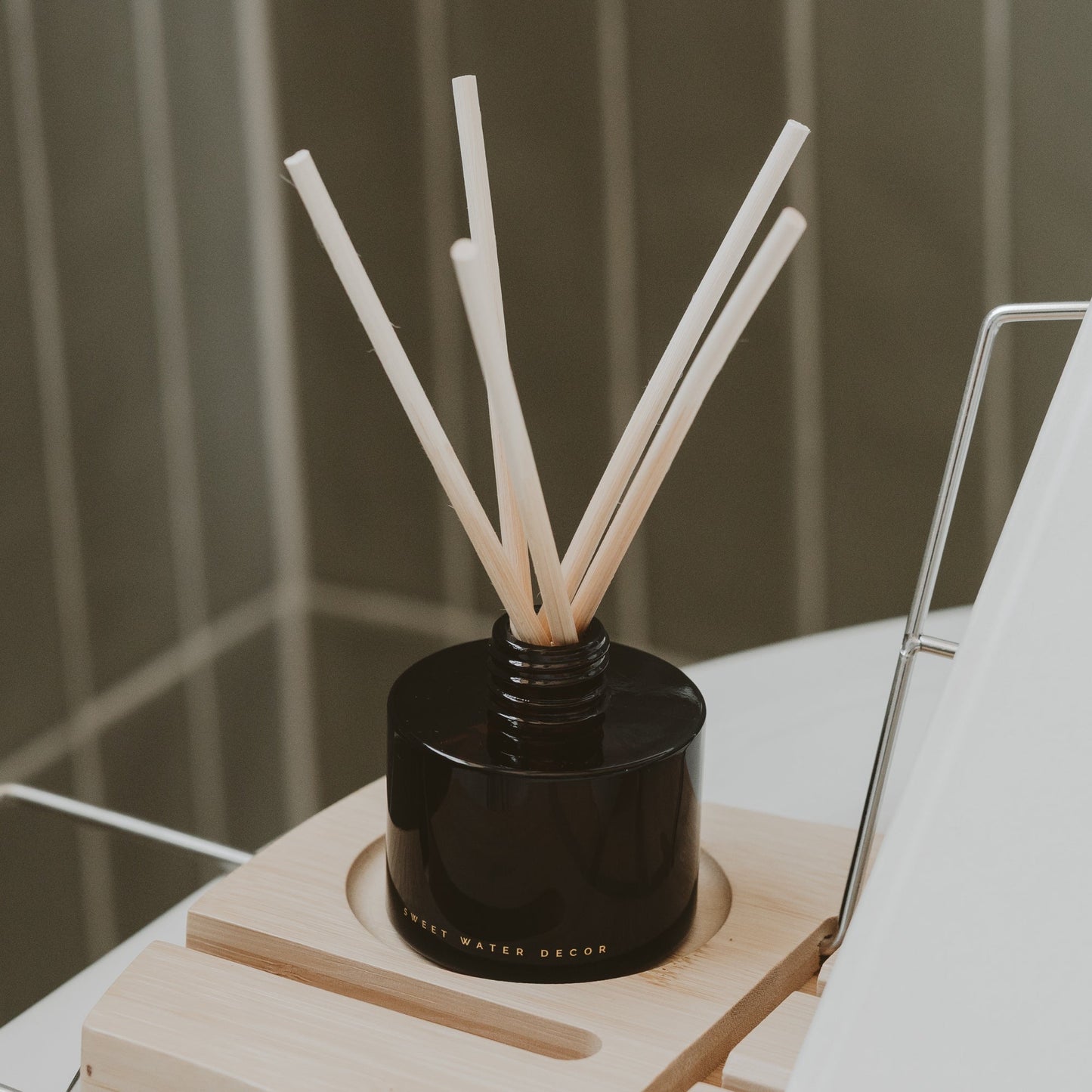 Hello Fall Amber Reed Diffuser (ONLINE EXCLUSIVE)
